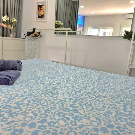 Azure Studi With Large Terrace & Full Kitchen Center By Namaste Elite Apartman *