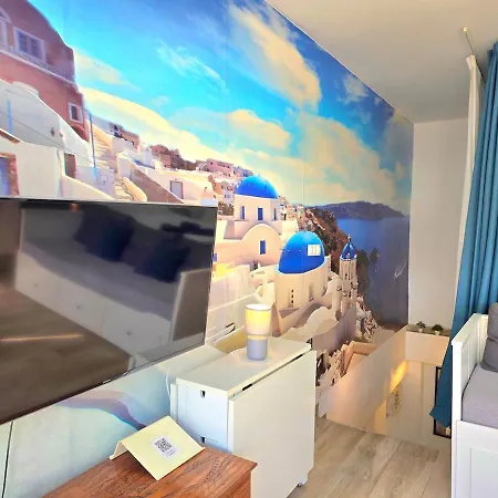 Azure Studi With Large Terrace & Full Kitchen Center By Namaste Elite