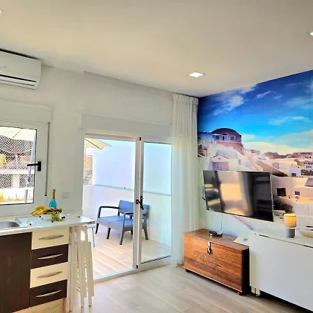 Azure Studi With Large Terrace & Full Kitchen Center By Namaste Elite Torremolinos