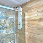 Апартаменти Azure Studi With Large Terrace & Full Kitchen Center By Namaste Elite