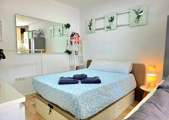 Azure Studi With Large Terrace & Full Kitchen Center By Namaste Elite *